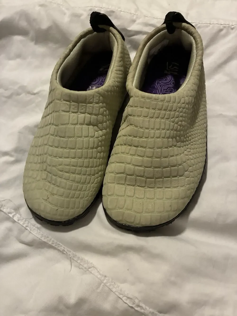Nike ACG MOC 'Olive Aura’ • Sz 6.5 • FV4569-200